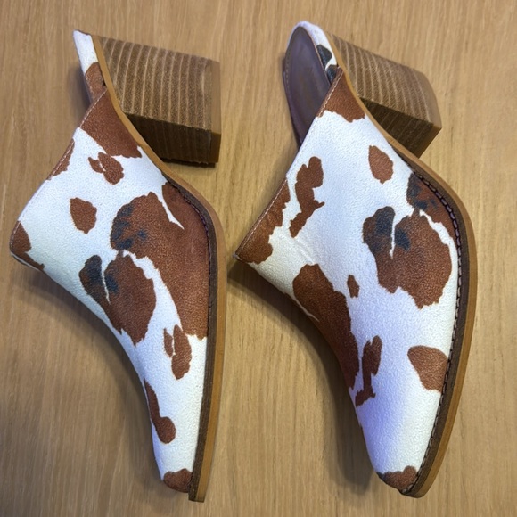 ARIDER GIRL Cow Print Mules Size 8 - Picture 6 of 11